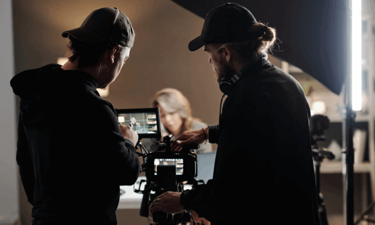 L’IA abîme l’image de notre métier – Un entretien avec un traducteur audiovisuel